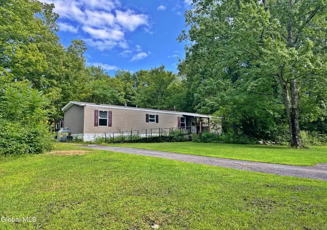 Photo 2 of Single family home for sale at 814 Stone Church Rd, Middle Grove, NY 12850 | MLS# 202614789 | Listing updated on 2026-08-25