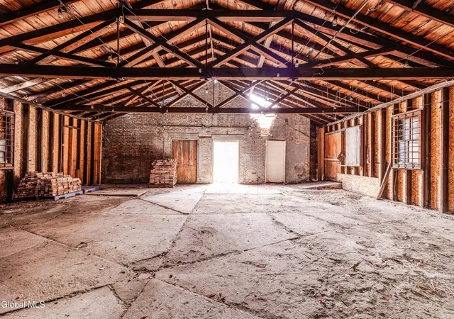 Listing Photo 4 - Condo for sale in building located at 357 Columbia St, Hudson, NY 12534
