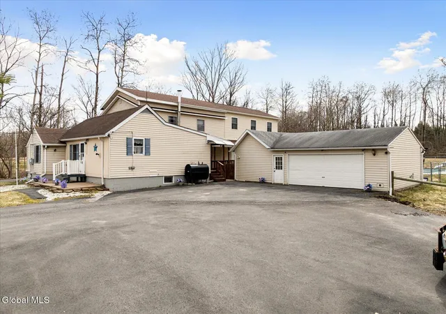 Photo 3 of Single family home for sale at 6126 Lowell Rd, Rome, NY 13440 | MLS# 202614863 | Listing updated on 2026-04-10