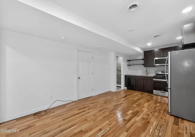 4th image of 479 2Nd St, Troy, NY 12180 | MLS# 202614702