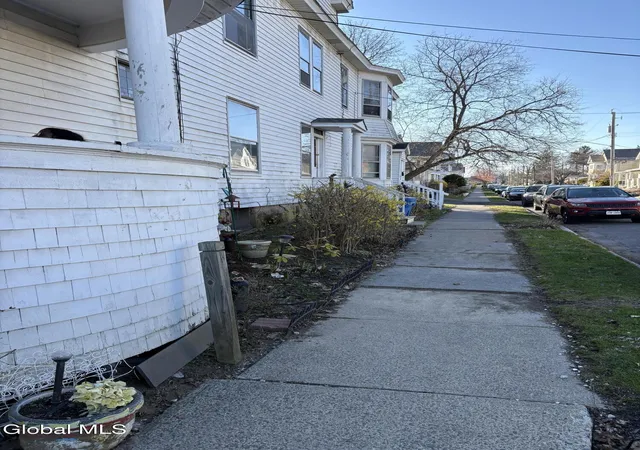 Listing Photo 4 - Condo for sale in building located at 499 Delaware Ave, Albany, NY 12209