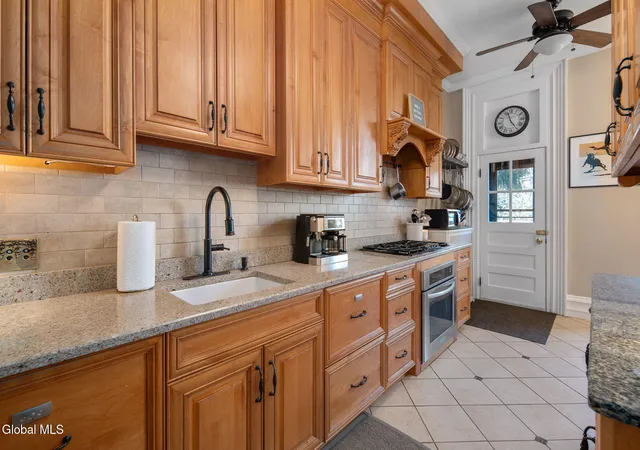 4th image of 209 Lancaster St, Albany, NY 12210 | MLS# 202614882