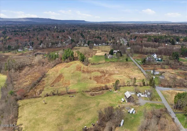 10th image of L182 Kenwood Ave, Bethlehem, NY 12077 | MLS# 202614969