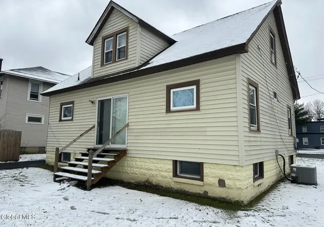 Photo 3 of Single family home for sale at 407 E Bloomfield St, Rome, NY 13440 | MLS# 202614914 | Listing updated on 2026-05-03