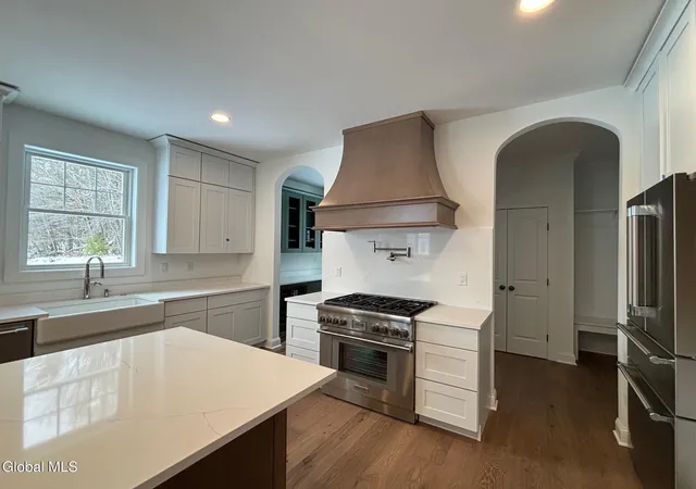 2nd image of 14 Brookhaven Ct, Saratoga Springs, NY 12866 | MLS# 202614918