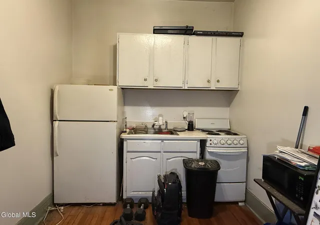 4th image of 229 Green St, Schenectady, NY 12305 | MLS# 202615473