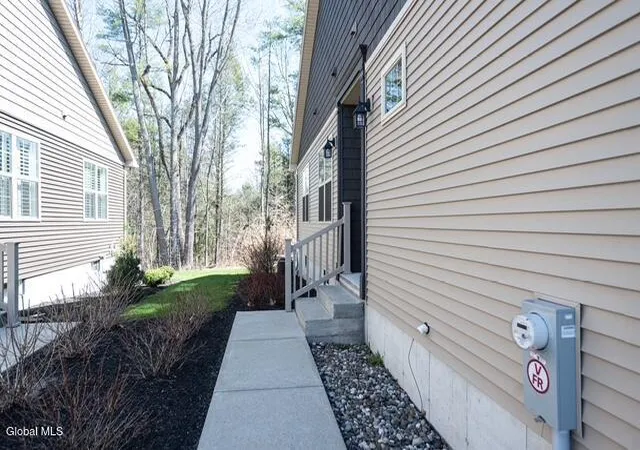4th image of 17 Canterbury Ln, Bethlehem, NY 12054 | MLS# 202615603
