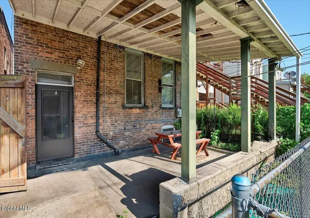 2nd image of 1040 5Th Ave, Troy, NY 12180