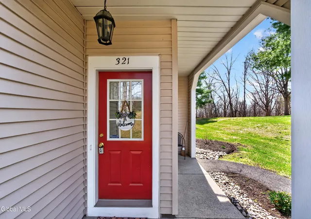 4th image of 321 Diamond Rock Cir, Troy, NY 12182 | MLS# 202615011