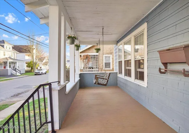 Homes for sale in Niskayuna, NY | 1095 Regent St, Niskayuna, NY 12309 | MLS# 202615043