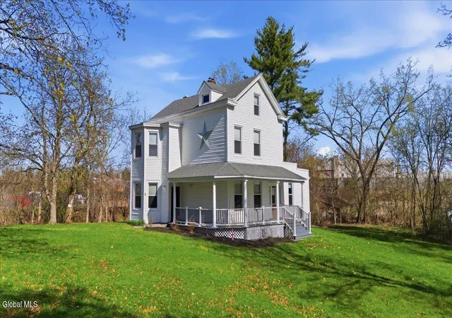 3rd image of 3613 Becker St, Schenectady, NY 12304 | MLS# 202615613