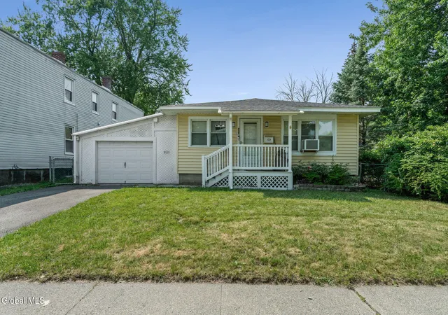 Photo 4 of Single family home for sale at 717 5th Avenue, Watervliet, NY 12189 | MLS# 202624496 | Listing updated on 2026-09-17