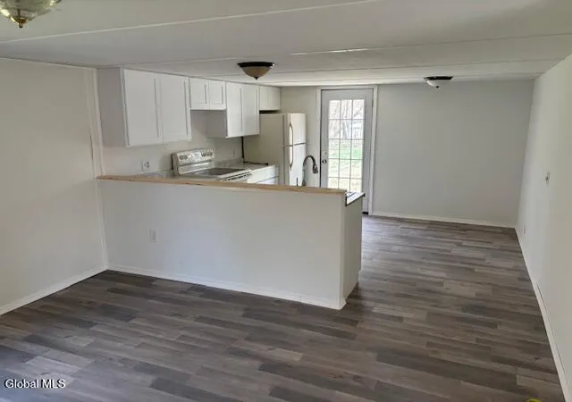 4th image of 55 Mason Ln, Troy, NY 12180 | MLS# 202615267