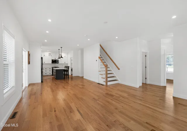 Photo 4 of Single family home for sale at 6 Pine Bark Pl, Saratoga Springs, NY 12866 | MLS# 202615796 | Listing updated on 2026-09-14