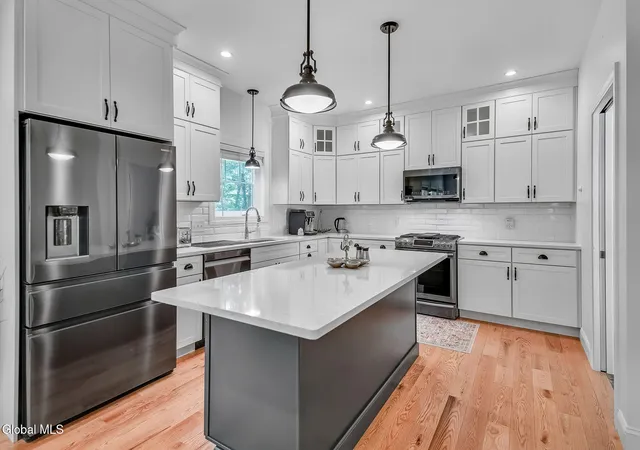 2nd image of 6 Pine Bark Pl, Saratoga Springs, NY 12866 | MLS# 202615796