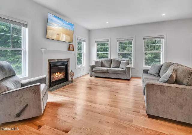 4th image of 6 Pine Bark Pl, Saratoga Springs, NY 12866 | MLS# 202615796