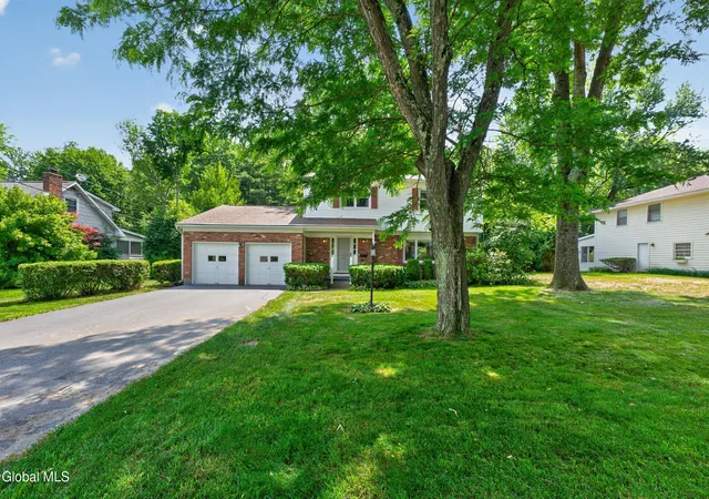 Homes for sale in Niskayuna, NY | 1222 Hempstead Rd, Niskayuna, NY 12309 | MLS# 202619356