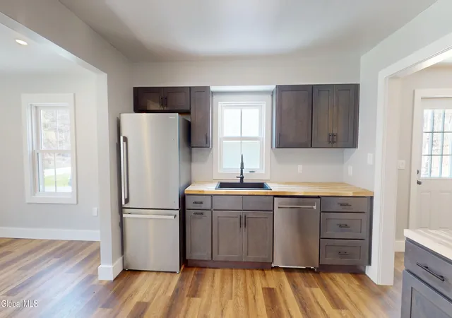 4th image of 1196 New York 143, Coeymans Hollow, NY 12046 | MLS# 202615604