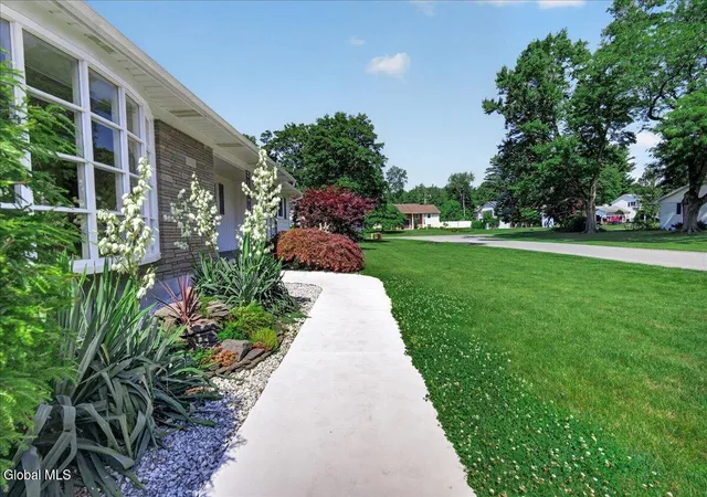Homes for sale in Niskayuna, NY | 2264 Preisman Dr, Niskayuna, NY 12309 | MLS# 202621421