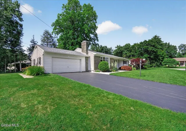 Homes for sale in Niskayuna, NY | 2264 Preisman Dr, Niskayuna, NY 12309 | MLS# 202621421