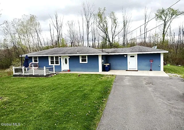 Homes for sale in Westmoreland, NY | 6847 W Carter Rd, Westmoreland, NY 13490 | MLS# 202616390