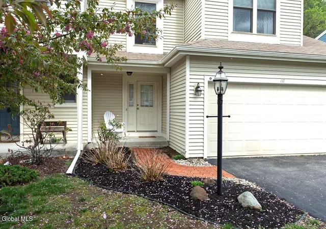 31st image of 117 Garnett Ln, Guilderland, NY 12159 | MLS# 202616220