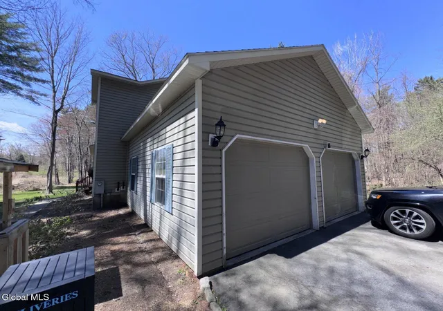 Homes for sale in Schuylerville, NY | 257 Burgoyne Rd, Schuylerville, NY 12871 | MLS# 202615968