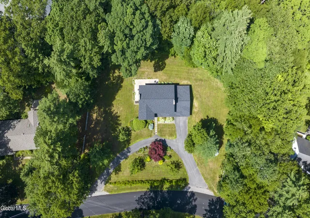4th image of 15 Roberts Ln, Saratoga Springs, NY 12866 | MLS# 202616679