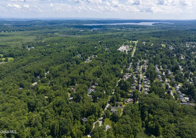 46th image of 15 Roberts Ln, Saratoga Springs, NY 12866 | MLS# 202616679