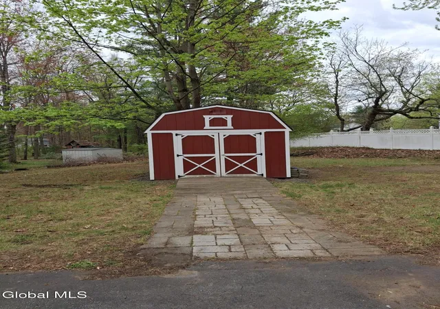 5th image of 21 Payne Ct, Clifton Park, NY 12065 | MLS# 202616345