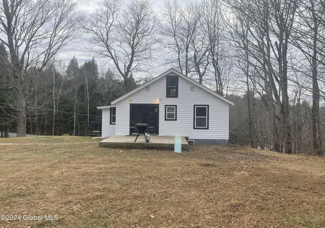 Homes for sale in Edinburg, NY | 261 Fox Hill Rd, Edinburg, NY 12134 | MLS# 202616340