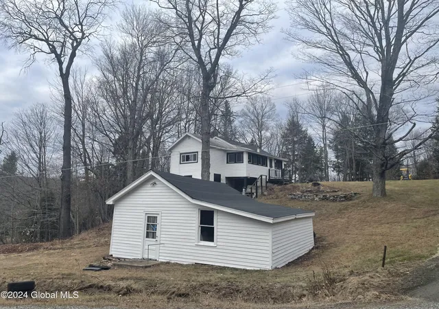 Homes for sale in Edinburg, NY | 261 Fox Hill Rd, Edinburg, NY 12134 | MLS# 202616340