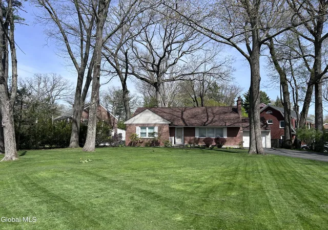 Homes for sale in Niskayuna, NY | 1737 Lexington Pkwy, Niskayuna, NY 12309 | MLS# 202617475
