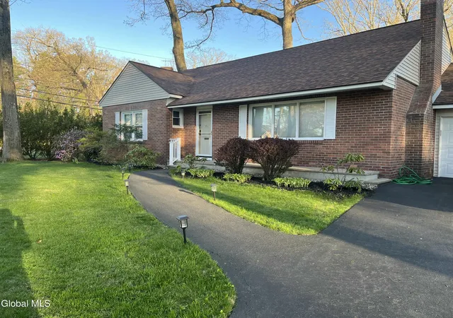 Homes for sale in Niskayuna, NY | 1737 Lexington Pkwy, Niskayuna, NY 12309 | MLS# 202617475