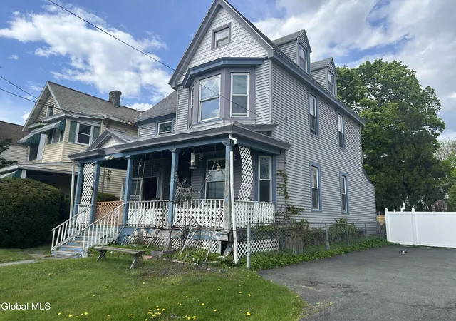3rd image of 1061 Madison Ave, Albany, NY 12208 | MLS# 202616661