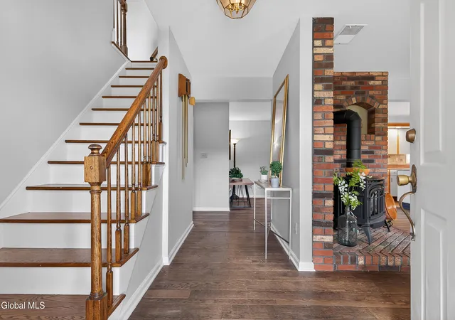 Photo 3 of Single family home for sale at 282 Hays Rd, Castleton On Hudson, NY 12033 | MLS# 202618838 | Listing updated on 2026-09-11