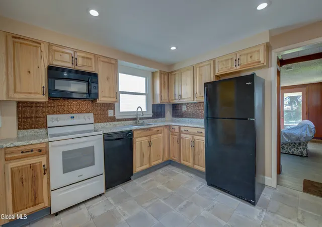 Homes for sale in Gloversville, NY | 37 E 8Th Ave, Gloversville, NY 12078 | MLS# 202616794