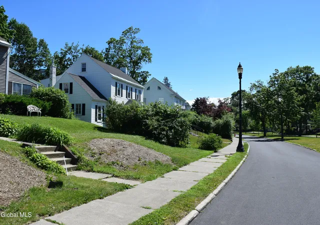 3rd image of 1590 Wendell Ave, Schenectady, NY 12308 | MLS# 202620710