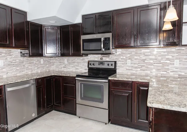 3rd image of 140 6Th St, Schenectady, NY 12302 | MLS# 202617335