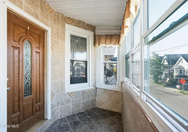 Photo 3 of Sale Pending at 825 Lincoln Ave, Schenectady, NY 12307 | MLS# 202624909 | Listing updated on 2026-09-02