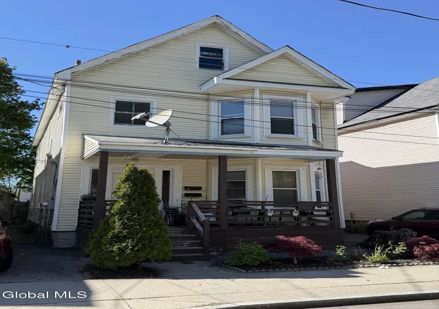 3rd image of 27 Catherine St, Schenectady, NY 12307 | MLS# 202617034