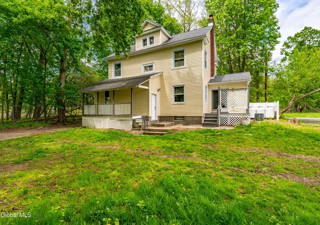 Photo 4 of Single family home for sale at 9 Schermerhorn Rd, Schenectady, NY 12306 | MLS# 202616995 | Listing updated on 2026-09-18