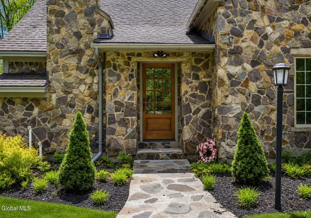 Photo 4 of Single family home for sale at 100 Southard Rd, Saratoga Springs, NY 12866 | MLS# 202617122 | Listing updated on 2026-05-20