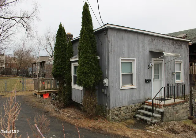 Listing Photo 5 - Condo for sale in building located at 7-11 Forbes Ave, Rensselaer, NY 12144