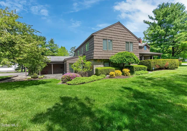 Homes for sale in Niskayuna, NY | 1283 Hawthorn Rd, Niskayuna, NY 12309 | MLS# 202617802