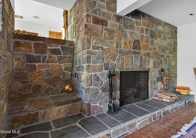 Homes for sale in Niskayuna, NY | 1283 Hawthorn Rd, Niskayuna, NY 12309 | MLS# 202617802