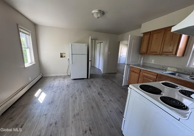 4th image of 2 Mcloughlin Ln, Troy, NY 12180 | MLS# 202617561