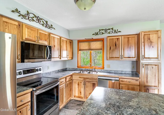 Homes for sale in Schaghticoke, NY | 57 Casey Rd, Schaghticoke, NY 12154 | MLS# 202617177