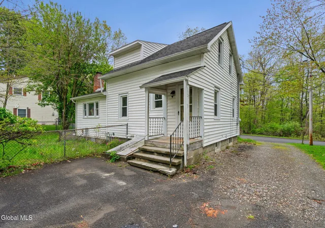 33rd image of 633 Fillmore Ave, Schenectady, NY 12304 | MLS# 202617159