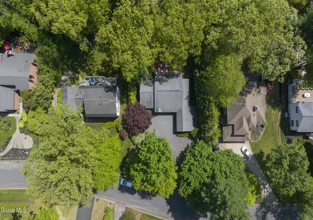 4th image of 10 Longwood Dr, Saratoga Springs, NY 12866 | MLS# 202618611